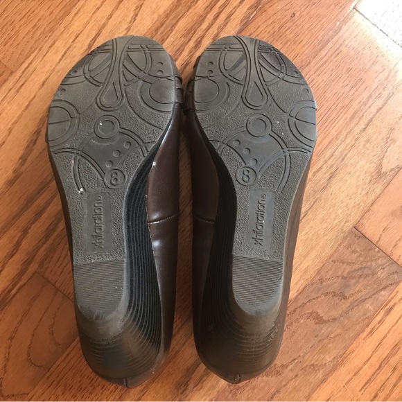 Xhilaration Women’s wedge heels; Brown, size 8. - Picture 4 of 6